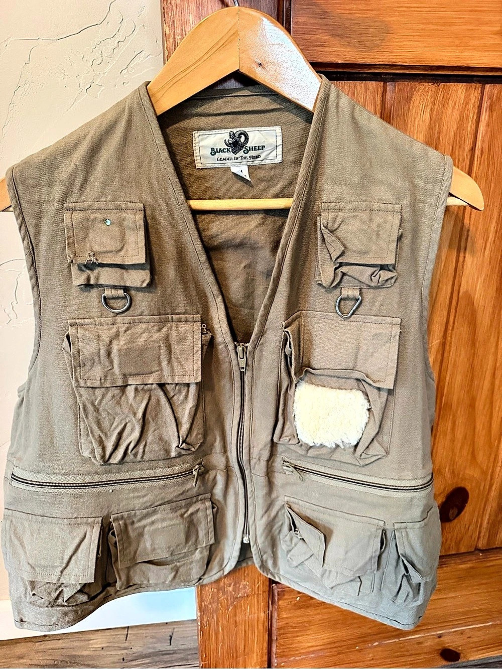 Vintage Black Sheep Fishing Vest Tan Canvas Multi Pocket Fly Patch Medium EUC